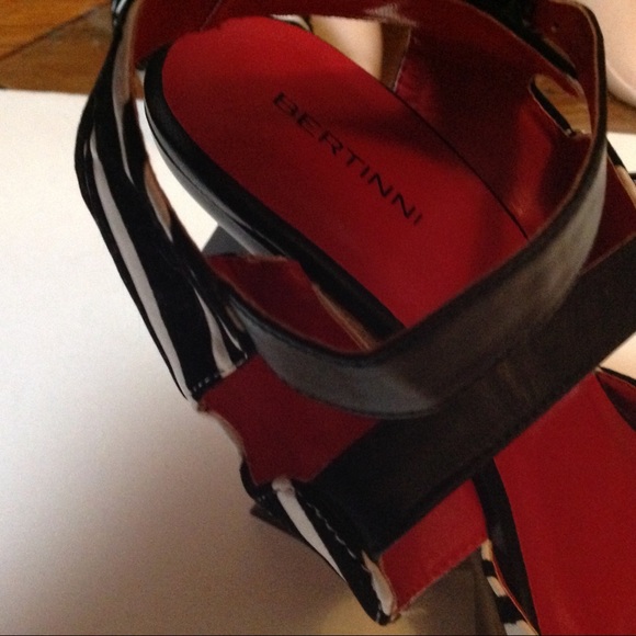 BERTINNI heels with ankle straps, size 10 Fun!! - Picture 8 of 8